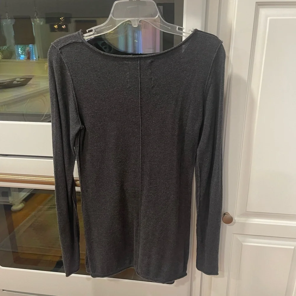 American Eagle Charcoal Gray Lightweight Sweater. - Picture 3 of 9